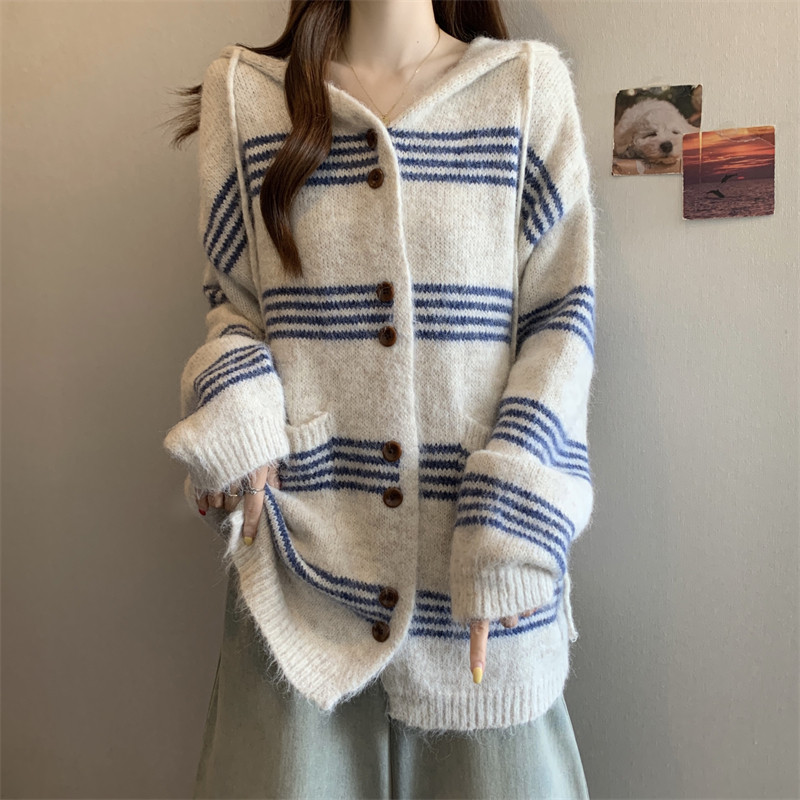 韓系のゆったりとした細いストライプのパーカのカーディガンのセーターの女の2025秋冬の新型のだるい風の中の長いニットのコ