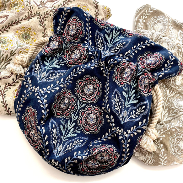 Marcella花刺繍のマニフィーク巾着バッグ iLiv社高級イギリス生地 高品質エンブロイダリー 太番手フレンチリネン 19枚目の画像