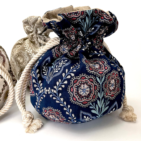 Marcella花刺繍のマニフィーク巾着バッグ iLiv社高級イギリス生地 高品質エンブロイダリー 太番手フレンチリネン 10枚目の画像