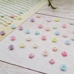 小さなお花のビーズパーツ(パステル)　4.5mm 150個 2枚目の画像