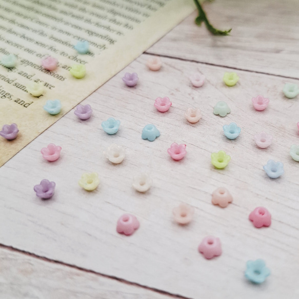 小さなお花のビーズパーツ(パステル)　4.5mm 150個 2枚目の画像