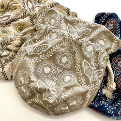 Marcella花刺繍のマニフィーク巾着バッグ iLiv社高級イギリス生地 高品質エンブロイダリー 太番手フレンチリネン 19枚目の画像
