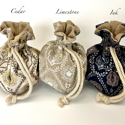 Marcella花刺繍のマニフィーク巾着バッグ iLiv社高級イギリス生地 高品質エンブロイダリー 太番手フレンチリネン 5枚目の画像