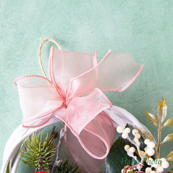 新作＞赤い乙女椿とゴールドの葉の冬リース　　リース台：15㎝　　  (521) 9枚目の画像