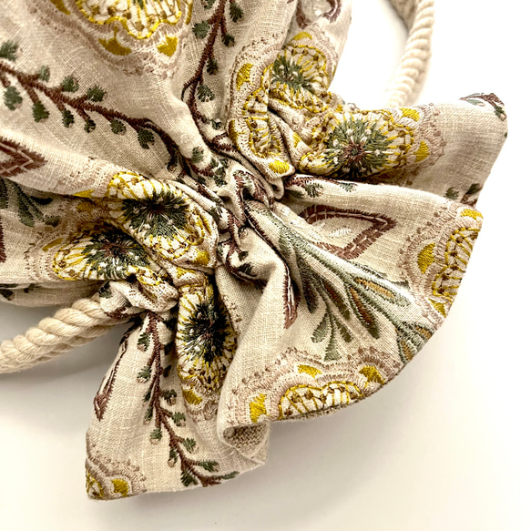 Marcella花刺繍のマニフィーク巾着バッグ iLiv社高級イギリス生地 高品質エンブロイダリー 太番手フレンチリネン 9枚目の画像