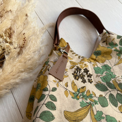 新作★秋マスタード花★トライアングルバック　綿麻　北欧エレガント 3枚目の画像