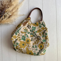 新作★秋マスタード花★トライアングルバック　綿麻　北欧エレガント 1枚目の画像