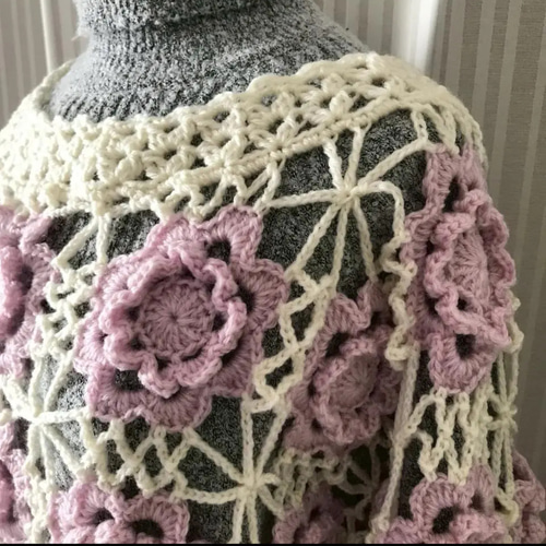 ☆立体お花モチーフのプルオーバー☆編み物 セーター トップス