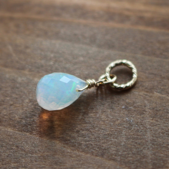 ✨10月誕生石✨ プレシャスオパール＜ドロップ・ブリオレット＞のチャーム（K14GF） 1枚目の画像