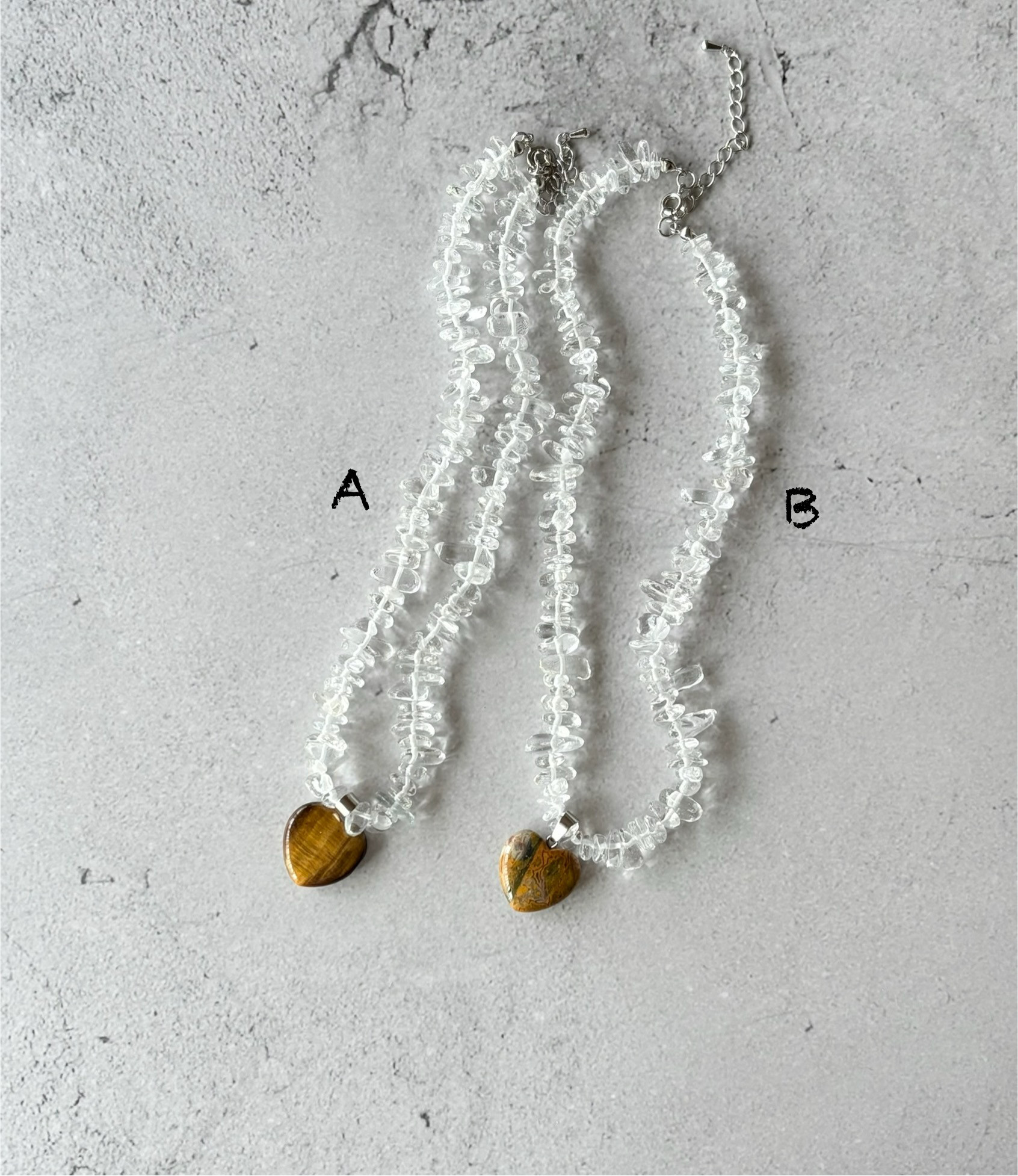 天然石クリスタルとハートチャームのネックレス