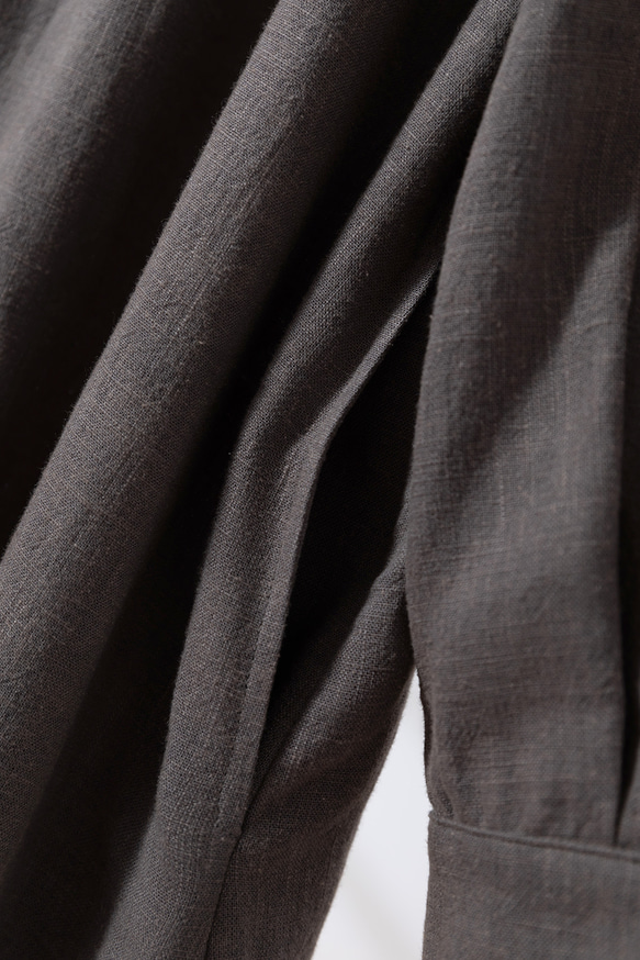 大人の上品な可愛らしさを演出 丸襟ワンピース　ロングワンピース　リネンワンピース 　ダークグレー250918-3 7枚目の画像