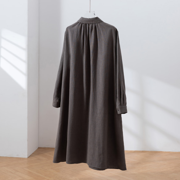 大人の上品な可愛らしさを演出 丸襟ワンピース　ロングワンピース　リネンワンピース 　ダークグレー250918-3 4枚目の画像