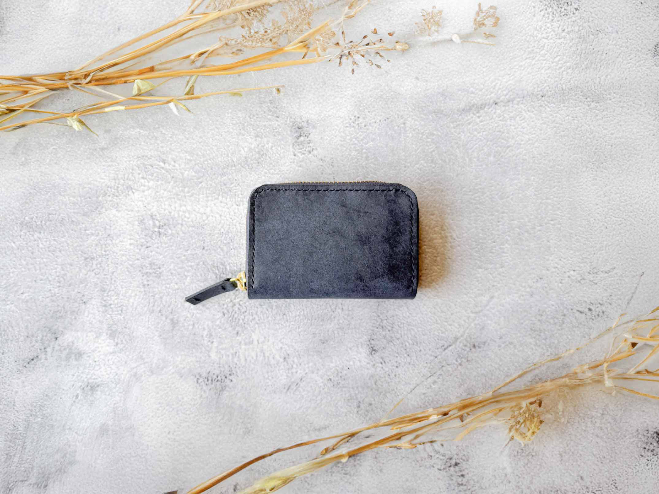 ラウンドファスナー　ミニウォレット　本革　ｲﾀﾘｱﾝﾚｻﾞｰ　Navy　ネイビー