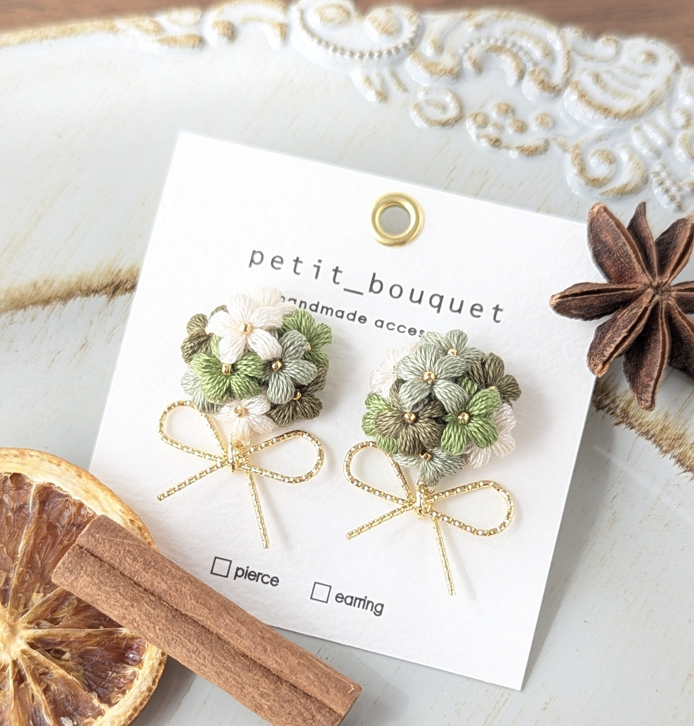 【ミルクたっぷりほろ苦抹茶ラテ】  刺繍糸   かぎ針編み   レース編み   花   グリーン   リボン   秋