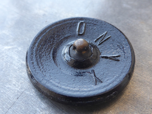 筆先の花　ヴィンテージチェコガラスボタンCzech Glass Button1個 4枚目の画像