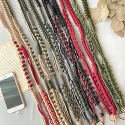 パラコードで作るウェーブのスマホショルダーストラップ(オータムカラー:カーキ) 10枚目の画像