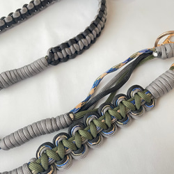 パラコードで作るウェーブのスマホショルダーストラップ(オータムカラー:カーキ×グレー) 4枚目の画像