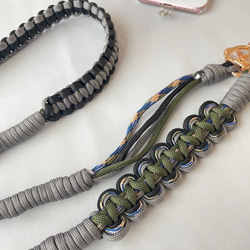 パラコードで作るウェーブのスマホショルダーストラップ(オータムカラー:カーキ×グレー) 6枚目の画像