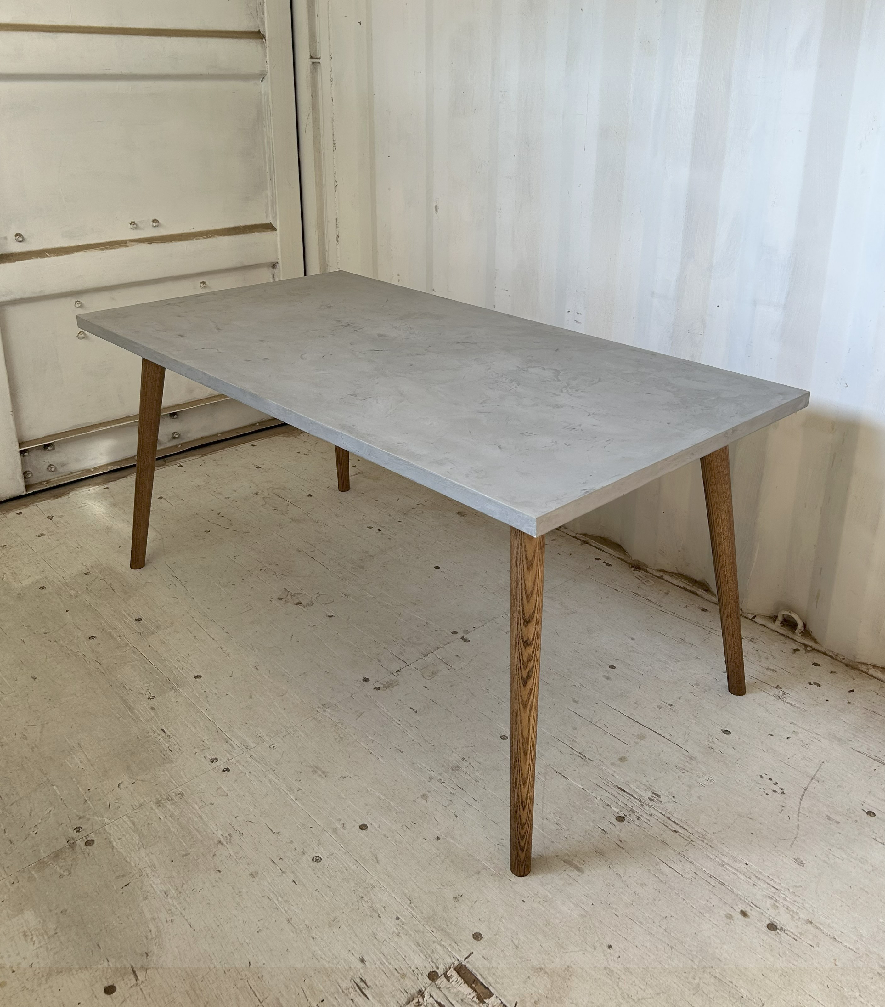 モルタルダイニングテーブル　木製脚　1200サイズ　モールテックス風 51,000円