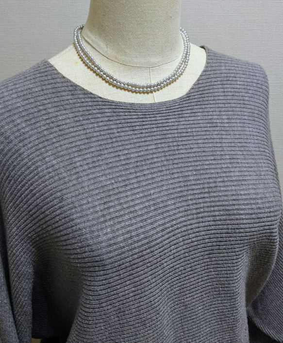 【2way/サージカルステンレス】上品グレー4㎜貝パールのロングネックレス/　ゴールド　シルバー　小粒　控えめ　国産 5枚目の画像