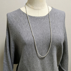 【2way/サージカルステンレス】上品グレー4㎜貝パールのロングネックレス/　ゴールド　シルバー　小粒　控えめ　国産 2枚目の画像