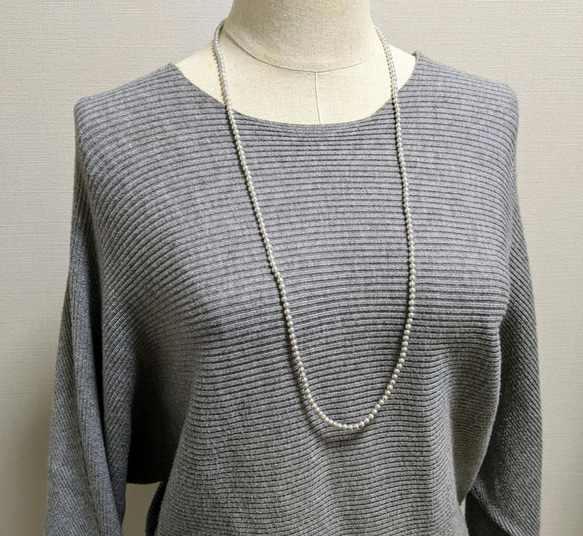 【2way/サージカルステンレス】上品グレー4㎜貝パールのロングネックレス/　ゴールド　シルバー　小粒　控えめ　国産 2枚目の画像