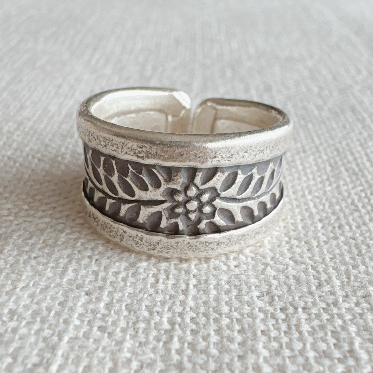 カレンシルバー