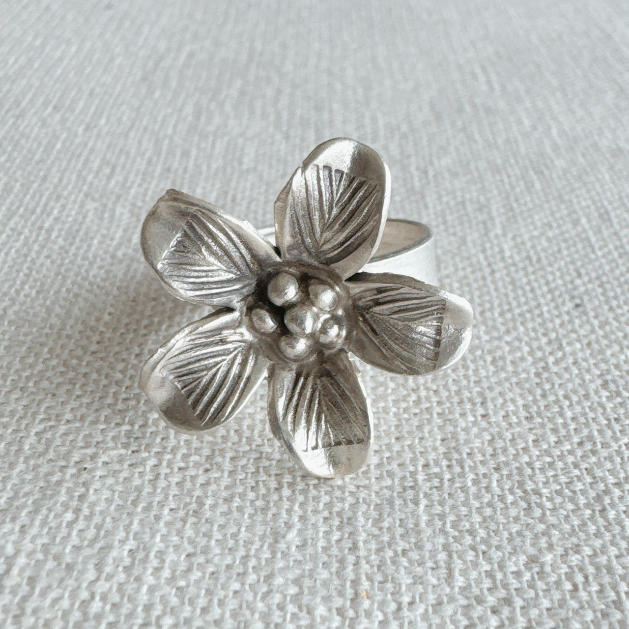 カレンシルバー