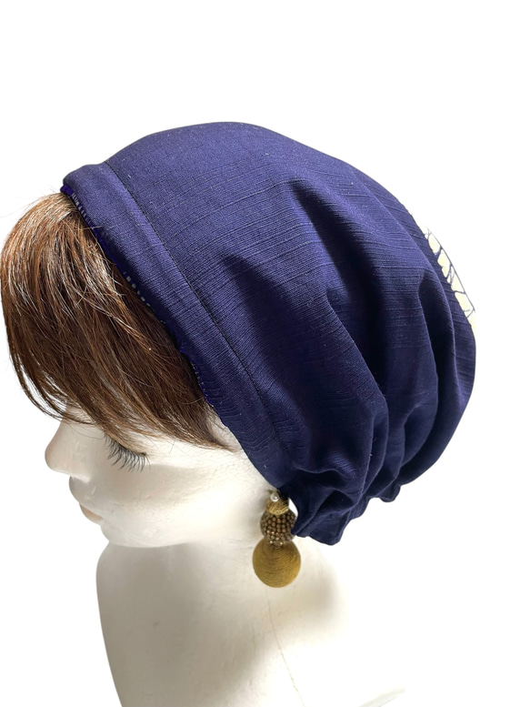 送料無料 着物 リメイク 木綿 藍染 ろうけつ染め 正絹 キャップターバン リバーシブル ハンドメイド 2枚目の画像