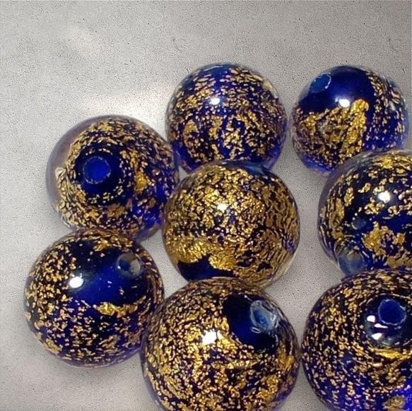 ベネチアンビーズ　カドーロラウンド（コバルト）10ｍｍ 5枚目の画像