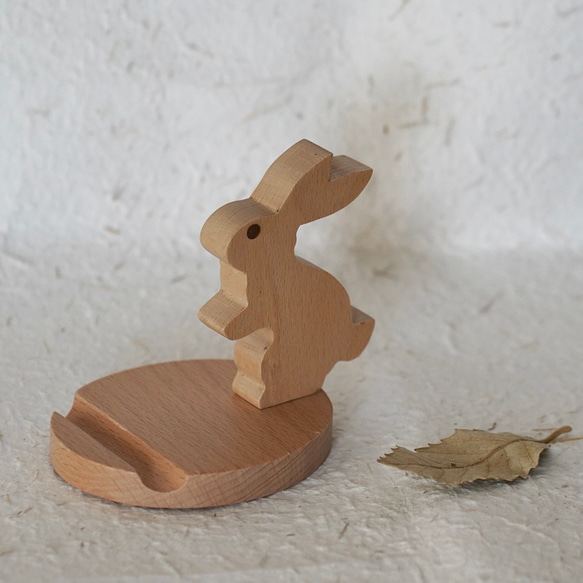スマホ立て 天然木のうさぎスマホスタンド タブレットスタンド 5枚目の画像