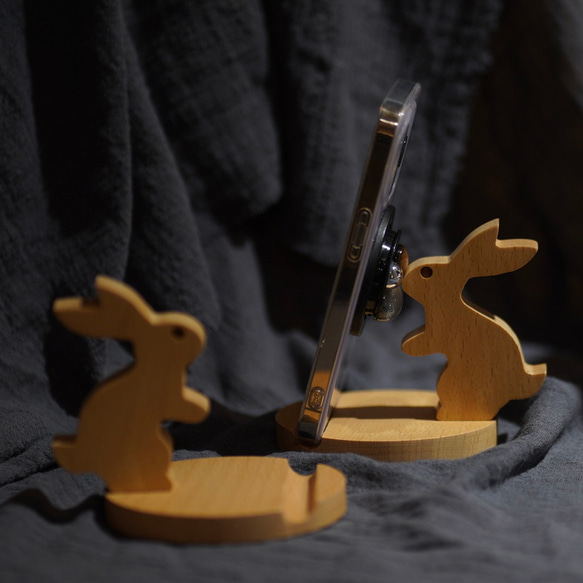 スマホ立て 天然木のうさぎスマホスタンド タブレットスタンド 14枚目の画像