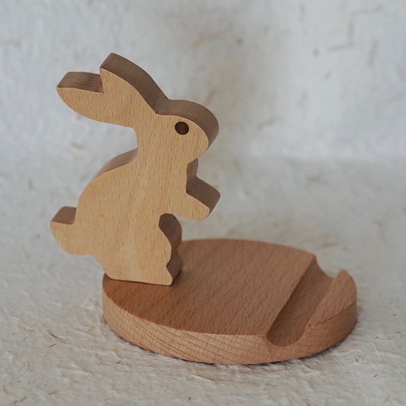 スマホ立て 天然木のうさぎスマホスタンド タブレットスタンド 12枚目の画像