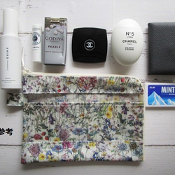 仕切り付きＡ5　L字ファスナー　クリアポーチ　アンジェリカガーラ　リバティラミ　♡大胆な大花 9枚目の画像