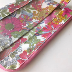仕切り付きＡ5　L字ファスナー　クリアポーチ　アンジェリカガーラ　リバティラミ　♡大胆な大花 5枚目の画像