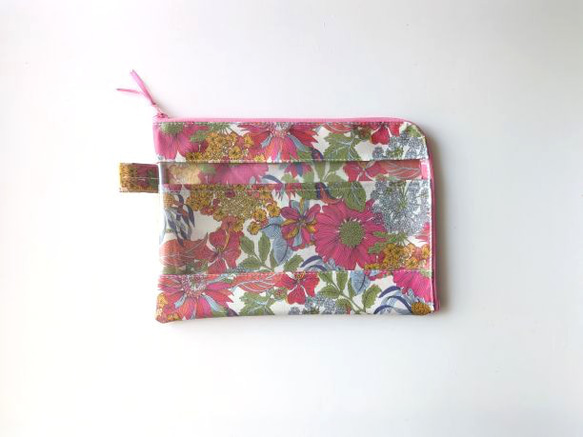 仕切り付きＡ5　L字ファスナー　クリアポーチ　アンジェリカガーラ　リバティラミ　♡大胆な大花 1枚目の画像