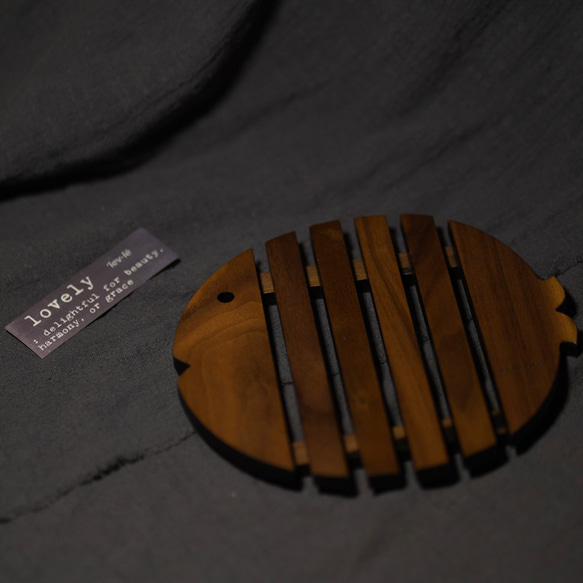 天然木の魚モチーフ 鍋敷き コースター 14枚目の画像