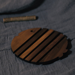 天然木の魚モチーフ 鍋敷き コースター 10枚目の画像