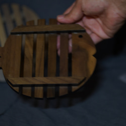 天然木の魚モチーフ 鍋敷き コースター 4枚目の画像