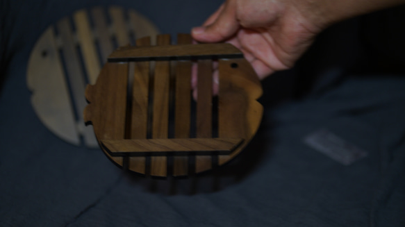 天然木の魚モチーフ 鍋敷き コースター 4枚目の画像