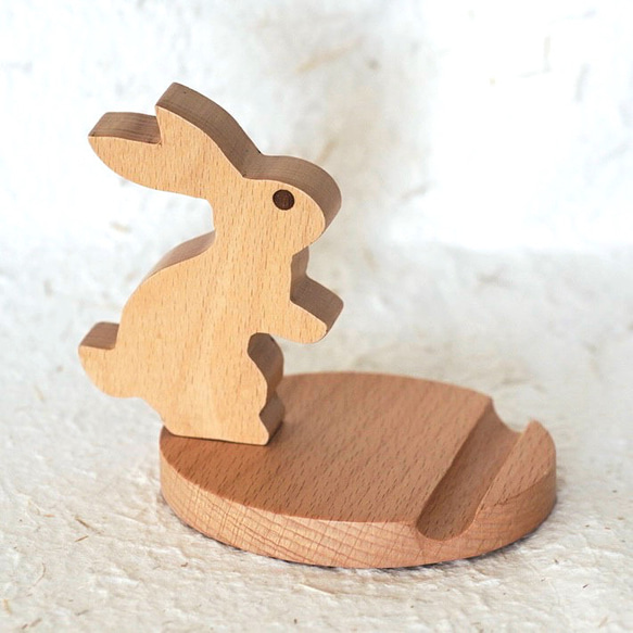 スマホ立て 天然木のうさぎスマホスタンド タブレットスタンド 1枚目の画像