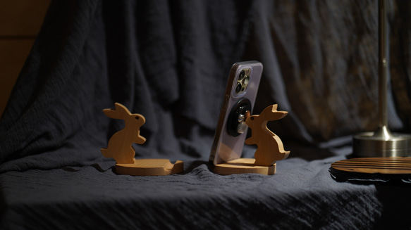スマホ立て 天然木のうさぎスマホスタンド タブレットスタンド 10枚目の画像