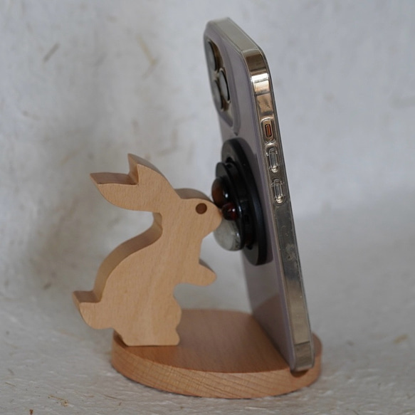 スマホ立て 天然木のうさぎスマホスタンド タブレットスタンド 3枚目の画像