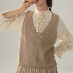 4色 フラワー刺繍 カシミヤウールベスト【春秋冬】赤・グレー・ベージュ 3枚目の画像