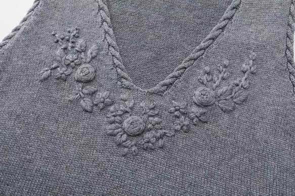 4色 フラワー刺繍 カシミヤウールベスト【春秋冬】赤・グレー・ベージュ 16枚目の画像
