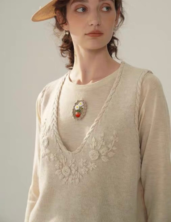 4色 フラワー刺繍 カシミヤウールベスト【春秋冬】赤・グレー・ベージュ 14枚目の画像