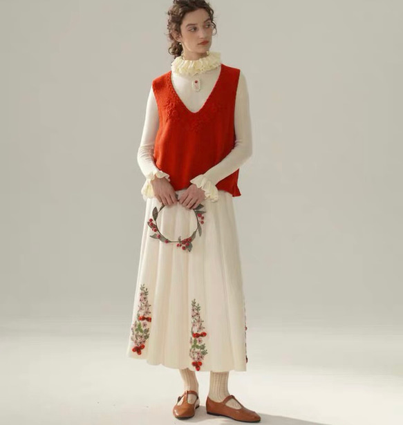 4色 フラワー刺繍 カシミヤウールベスト【春秋冬】赤・グレー・ベージュ 5枚目の画像