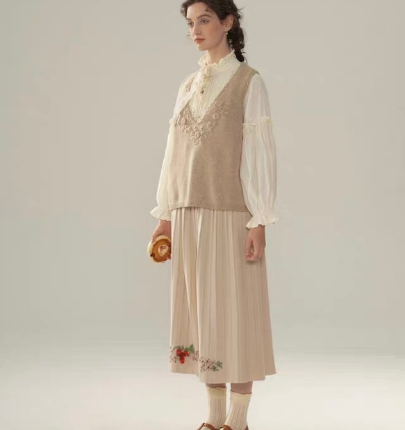 4色 フラワー刺繍 カシミヤウールベスト【春秋冬】赤・グレー・ベージュ 15枚目の画像