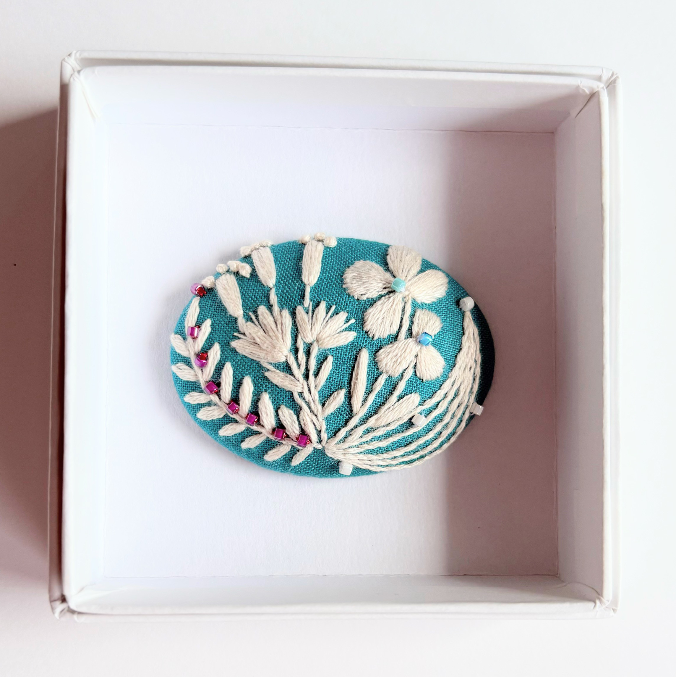 小さなお花の刺繍ブローチ【Botanical】#409