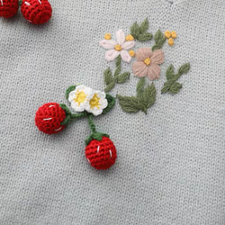 2色 可憐なベリーとフラワー刺繡 カシミヤウールベスト【春秋冬】ブルー・ピンク 14枚目の画像